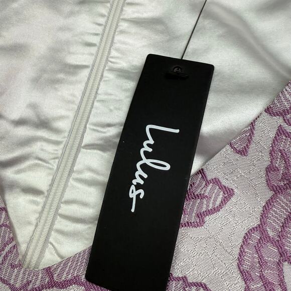 Lulus Cap Sleeve Floral Violet Brocade Mini Cocktail Dress Size M NWT - Picture 8 of 12